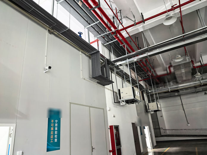 半導(dǎo)體生產(chǎn)車間整體控溫降溫，應(yīng)用工業(yè)蒸發(fā)冷省電空調(diào)臥式射流機