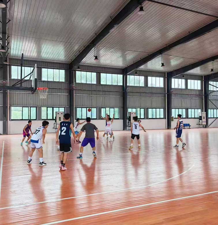 籃球館整體制冷降溫，安裝蒸發(fā)冷省電空調(diào) - 立式射流機